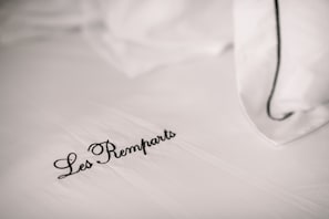 Minibar, individually decorated, individually furnished, soundproofing - Les Remparts Hôtels et Demeures Historiques (Beaune)