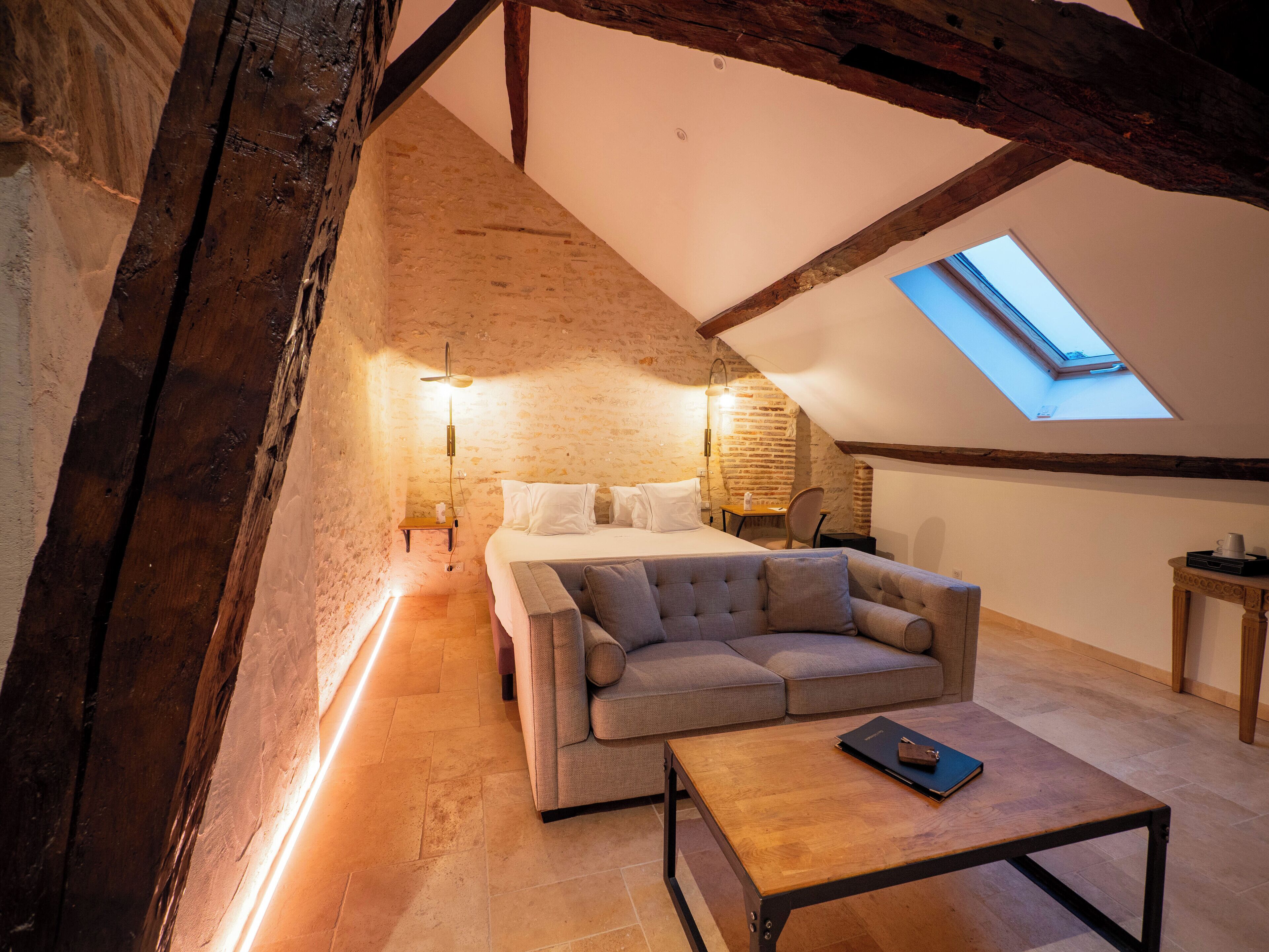 Minibar, individually decorated, individually furnished, soundproofing