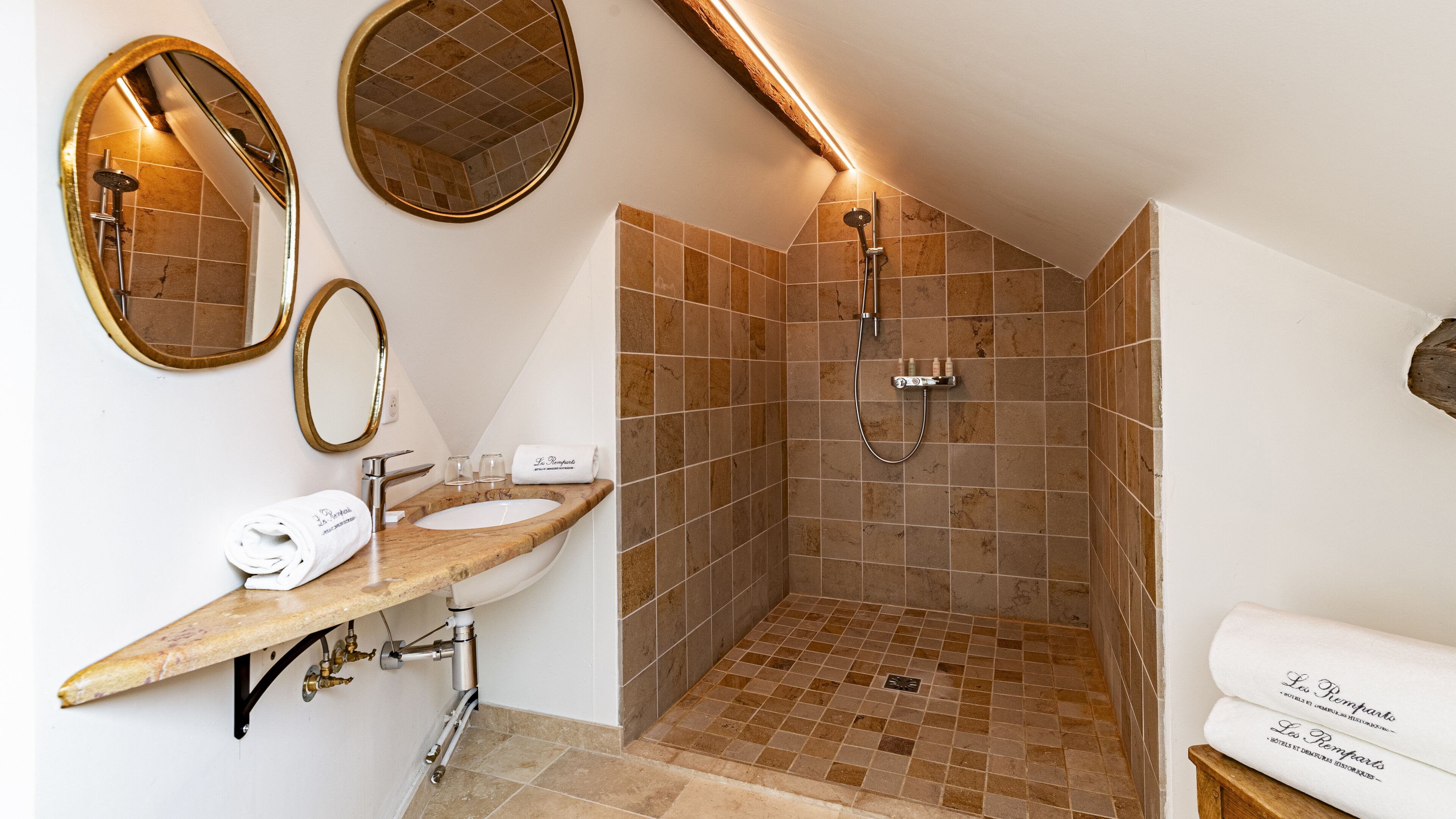 junior room | 1 bedroom, minibar, individually decorated, individually furnished