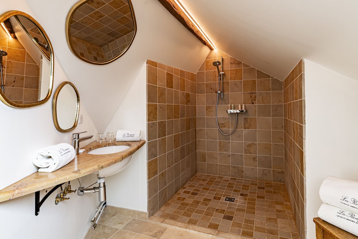 junior room | 1 bedroom, minibar, individually decorated, individually furnished