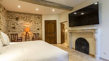 Habitación Deluxe | 1 dormitorio, minibar, decoración individual y mobiliario individual