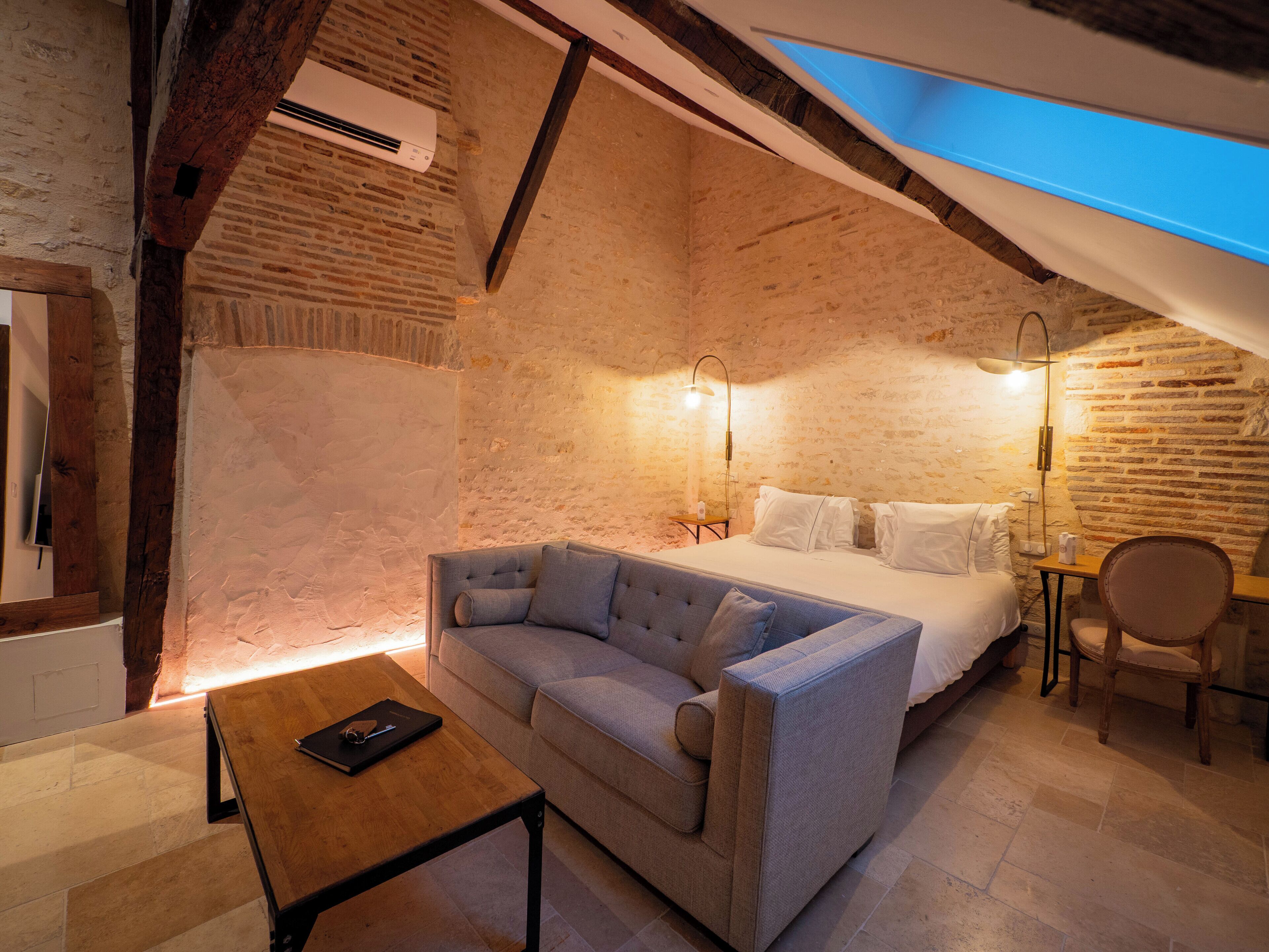 Habitación junior | Minibar, decoración individual, mobiliario individual