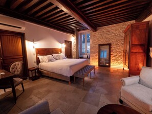 Deluxe Room - Les Remparts Hôtels et Demeures Historiques (Beaune)