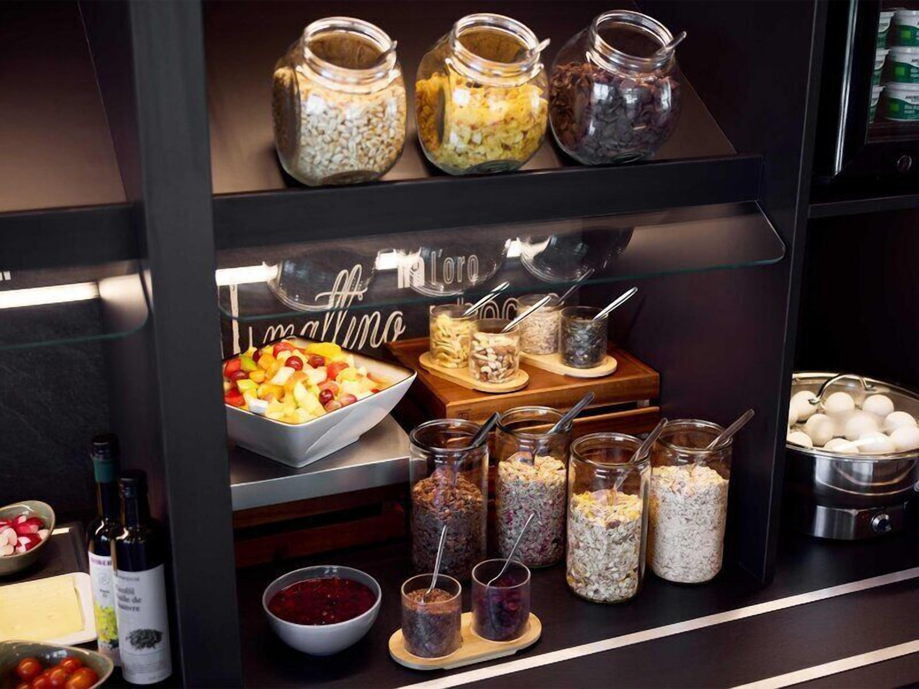 Desayuno buffet todos los días (con cargo) 