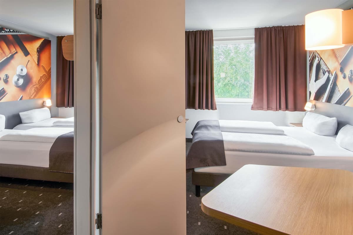 Zweibettzimmer | Allergikerbettwaren, Schreibtisch, schallisolierte Zimmer