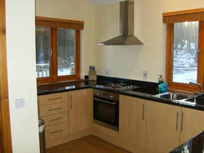 Fridge, microwave, oven, stovetop - Cairngorm Lodges (Aboyne)