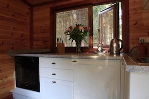 Fridge, microwave, oven, stovetop - Cairngorm Lodges (Aboyne)