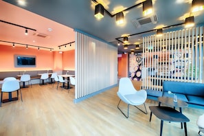 Daily buffet breakfast (EUR 13.9 per person)