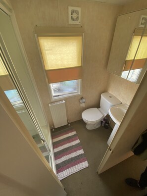 Chalet, Multiple Beds | Bathroom