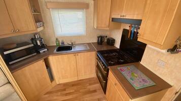 Chalet, Beberapa Tempat Tidur | Dapur pribadi | Lemari es, microwave, oven, dan kompor