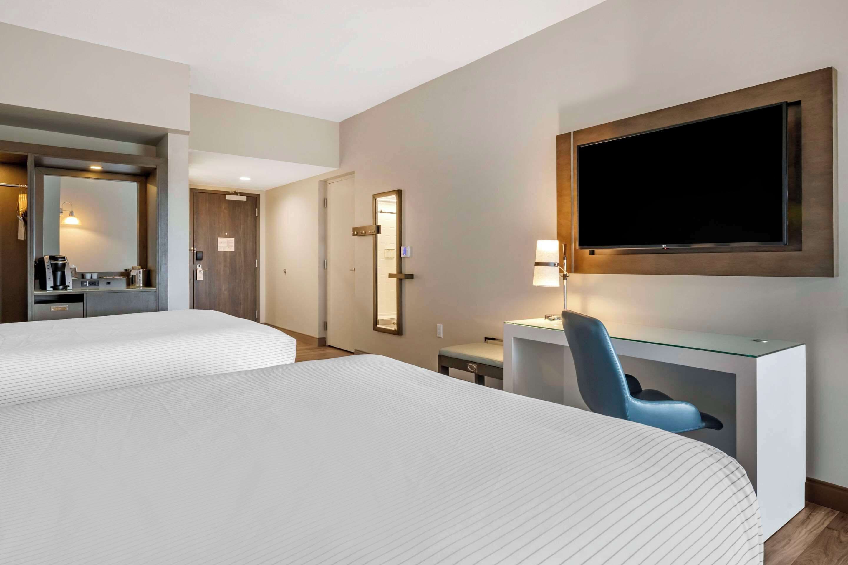 1 bedroom, individually furnished, desk, laptop workspace