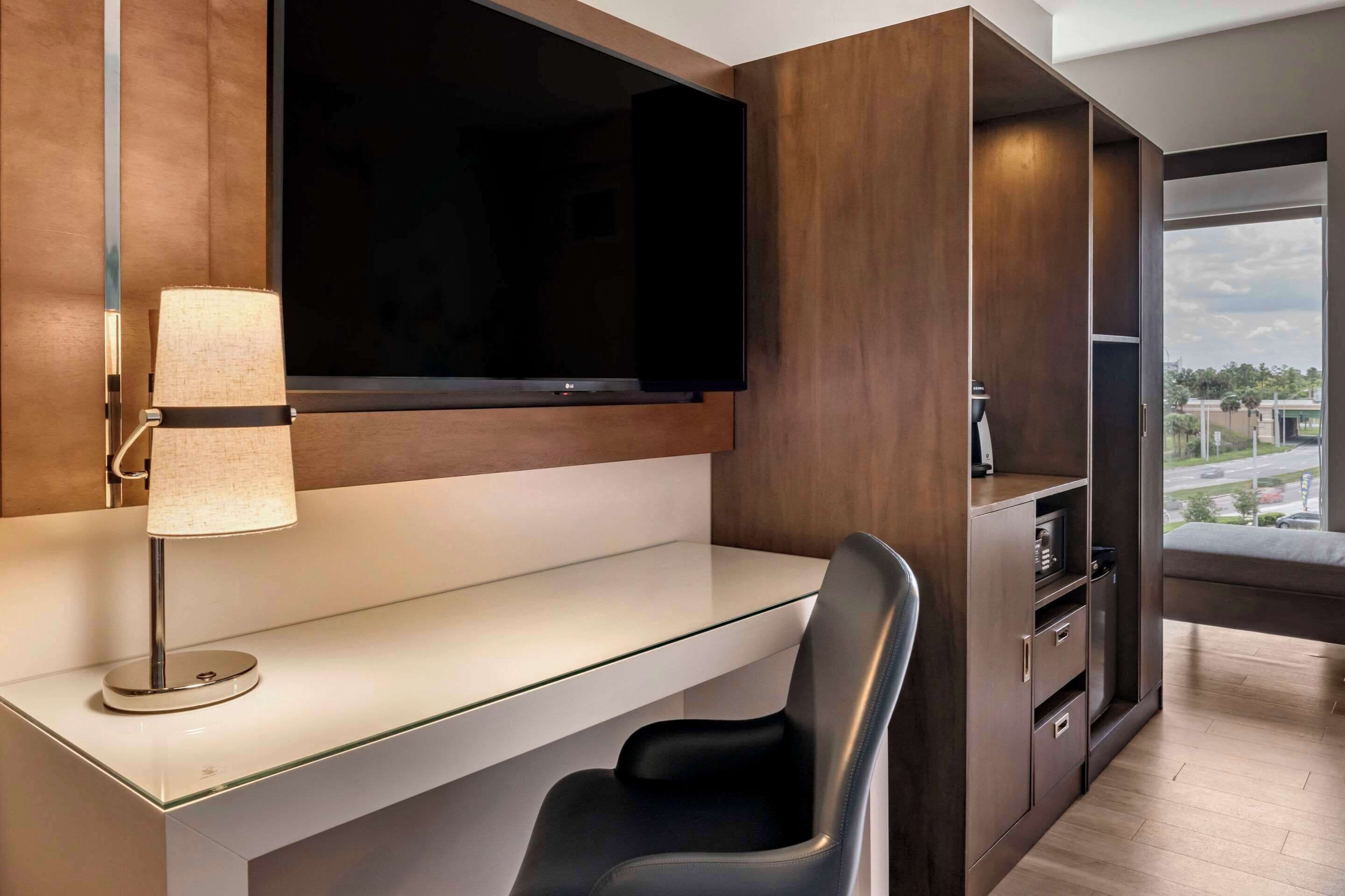 1 bedroom, individually furnished, desk, laptop workspace