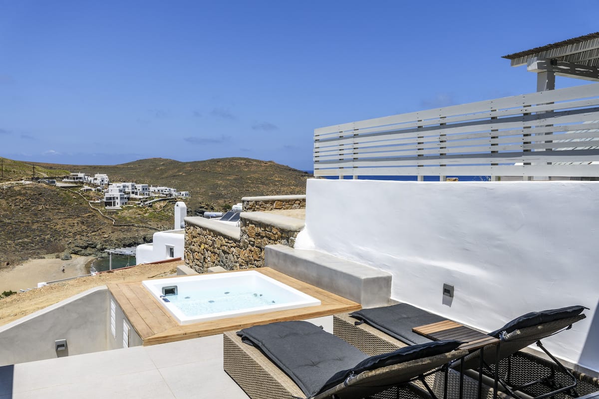 Deluxe Suite, 1 Katil Raja (King) dengan Katil Sofa, Hot Tub, Sea View | Teres/patio