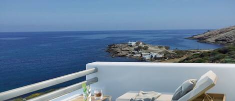 Exclusive-Villa, eigener Pool, Meerblick | Blick vom Balkon