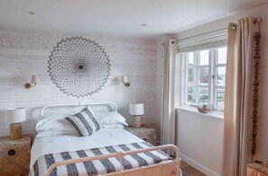 4 bedrooms, iron/ironing board, travel crib, free WiFi