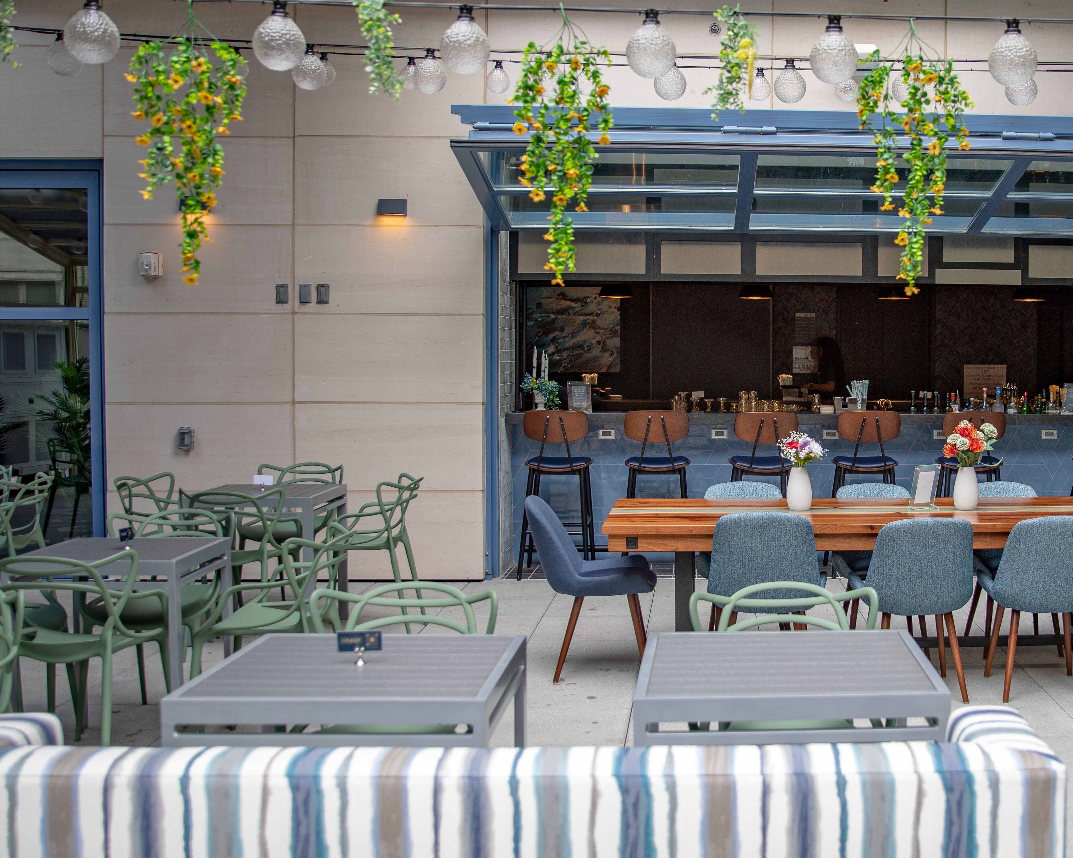 Dinner served, American cuisine