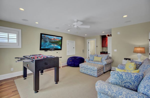 Smart TV, foosball, table tennis