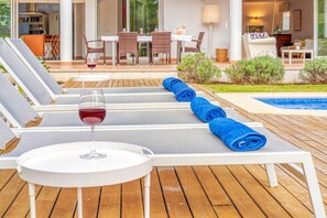 Outdoor dining - Holiday Villa “Casa Suca” with Garden, Pool, Terraces & WiFi; Parking Available (Santa Ponsa)