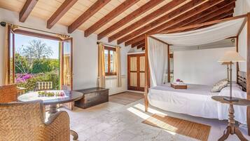 6 habitaciones, tabla de planchar con plancha y wifi gratis