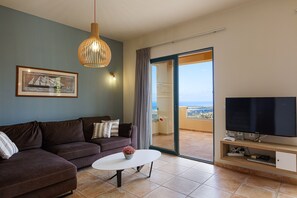 Smart-TV, DVD-Player, Tischtennisplatte, Bücher