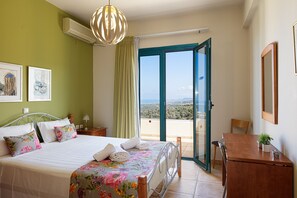 4 dormitorios, tabla de planchar con plancha, cuna de viaje y Internet