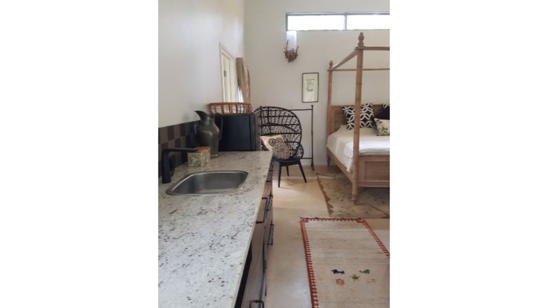 Mt Lofty Gardens Studio - spacious and quiet  — image 10