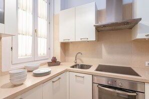 アパートメント (2 Bedrooms) | 専用キッチン | 冷蔵庫、電子レンジ、オーブン、コンロ