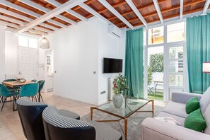 公寓 (2 Bedrooms) | 庭院景观