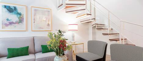 อพาร์ทเมนท์ (2 Bedrooms) | บริเวณนั่งเล่น | ทีวีจอแบน 32 นิ้ว พร้อมช่องเคเบิล, ทีวี