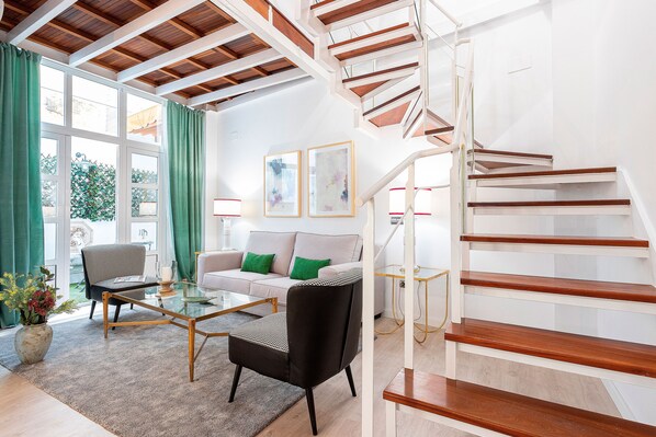 Apartment (2 Bedrooms) | Living area