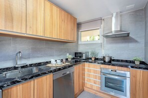 公寓 (2 Bedrooms) | 私人厨房 | 冰箱、微波炉、烤箱、茶具/咖啡用具