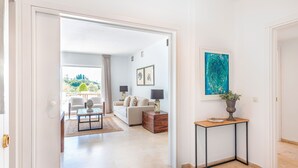Căn hộ (2 Bedrooms) | Nội thất lối vào