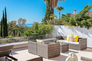 Apartment (2 Bedrooms) | Balkon