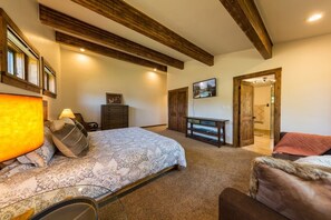 4 bedrooms, iron/ironing board, free WiFi, bed sheets - Beautiful Home in Mt. Crested Butte, with a Private Hot Tub and Amazing Views! (Mt. Crested Butte)