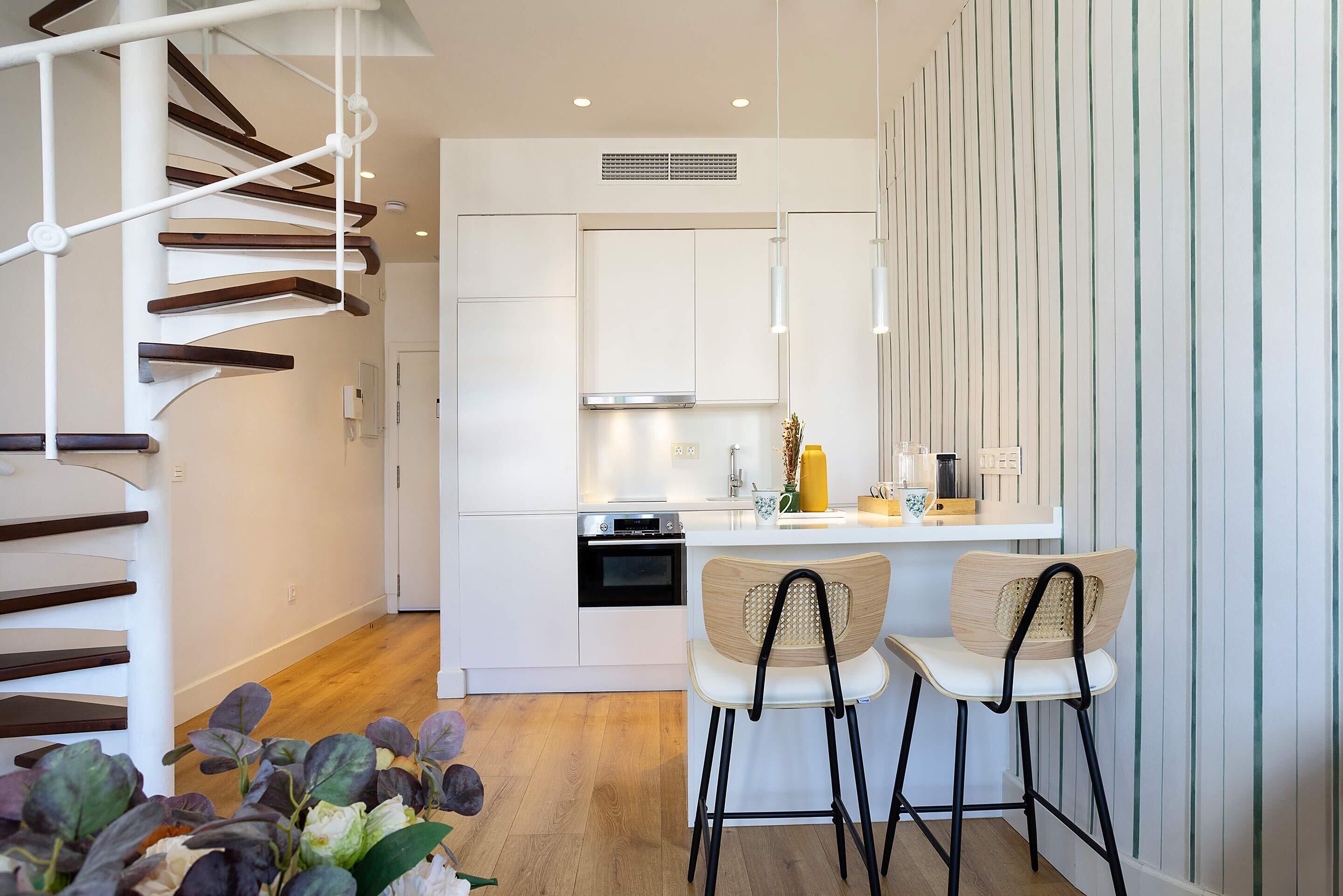 아파트 (1 Bedroom) | 전용 주방 | 냉장고, 전자레인지, 오븐, 쿡탑