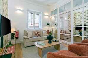 Apartment, Terrace (2 Bedrooms) | Living area | TV - Genteel Home Francos Entretejas (Seville)