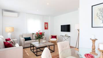 Apartment (2 Bedrooms) | Living area | TV
