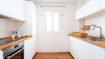 Căn hộ (2 Bedrooms) | Bếp riêng | Tủ lạnh, lò vi sóng, lò nướng, bếp nấu