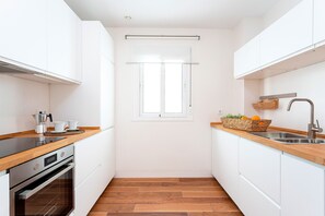 公寓 (2 Bedrooms) | 私人廚房 | 電冰箱、微波爐、烤箱、爐台