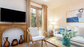 Maison (4 Bedrooms) | Coin séjour | Télévision