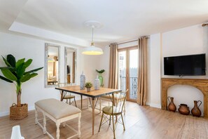 House (4 Bedrooms) | In-room dining