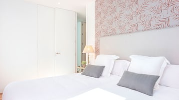 Leilighet (3 Bedrooms) | 3 soverom, wi-fi (inkludert) og sengetøy