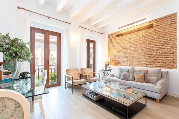 Living area - Genteel Home Julio Cesar (Seville)