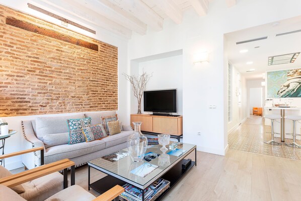 Apartment (2 Bedrooms) | Living area | TV