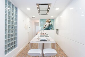 Apartment (2 Bedrooms) | Private kitchen | Full-size fridge, oven, stovetop, dishwasher