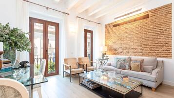 Apartment (2 Bedrooms) | Living area