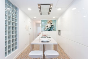 Apartment (2 Bedrooms) | In-room dining