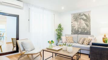 Apartamento (2 Bedrooms) | Área de estar | TV