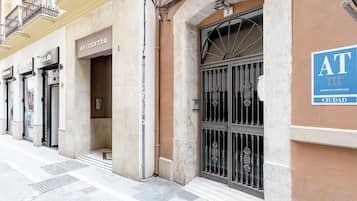 Apartamento (2 Bedrooms) | Fachada