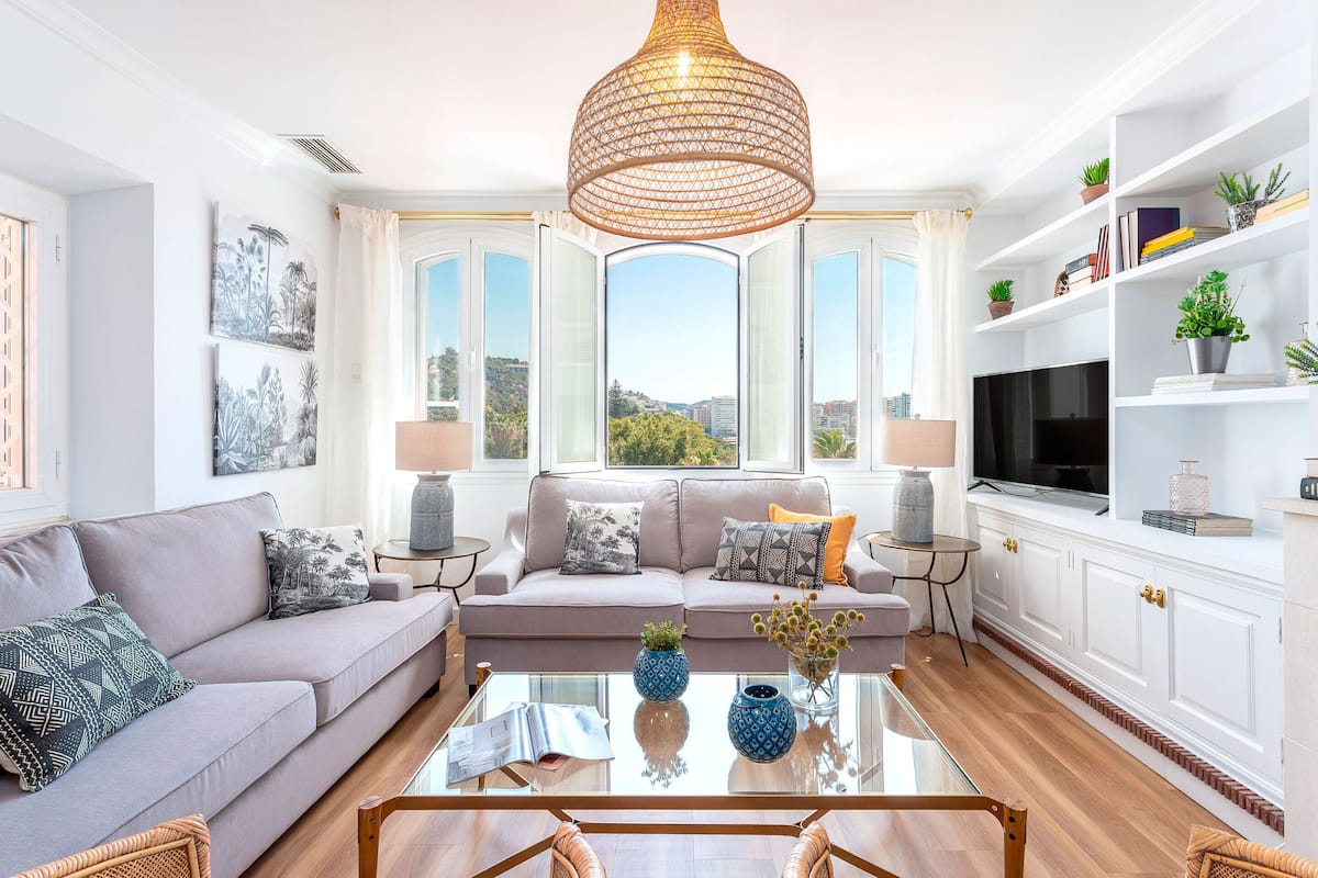 Căn hộ (2 Bedrooms) | Khu phòng khách | TV